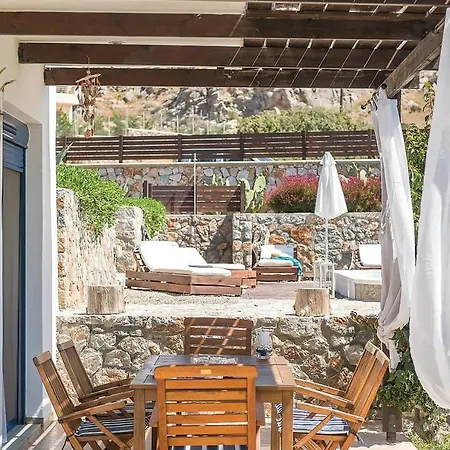 Pefki Sleeps 6 Air Con Wifi * Kiotari